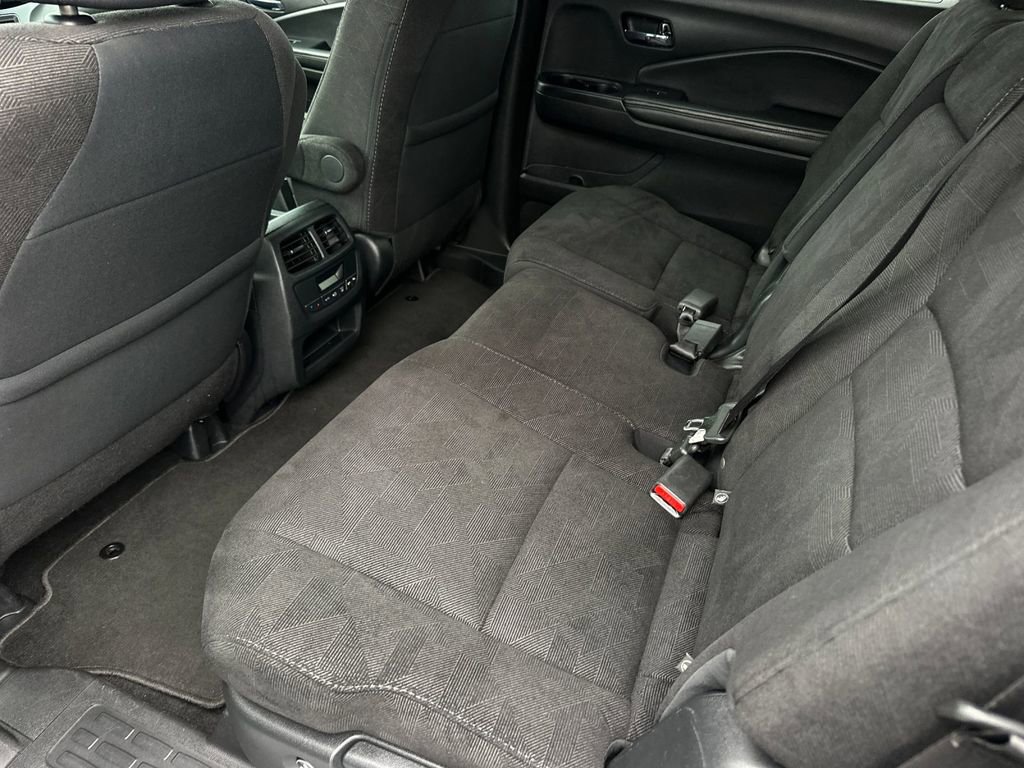 Used 2022 Honda Pilot Sport image 12