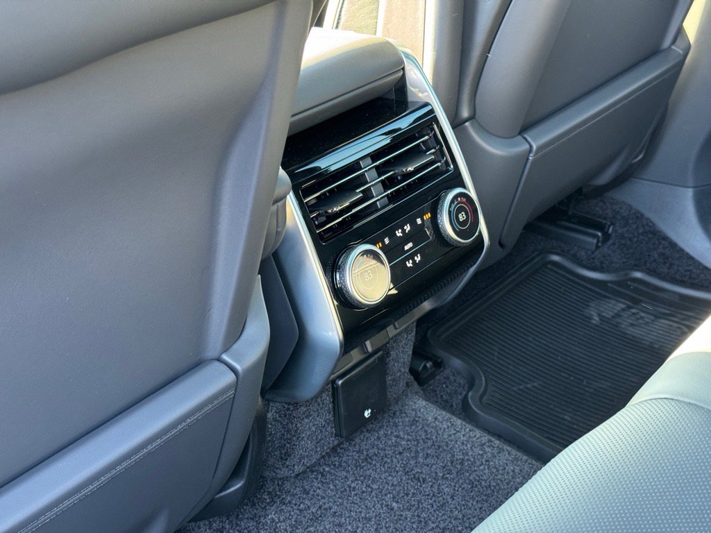 New 2025 Land Rover Range Rover SE image 14