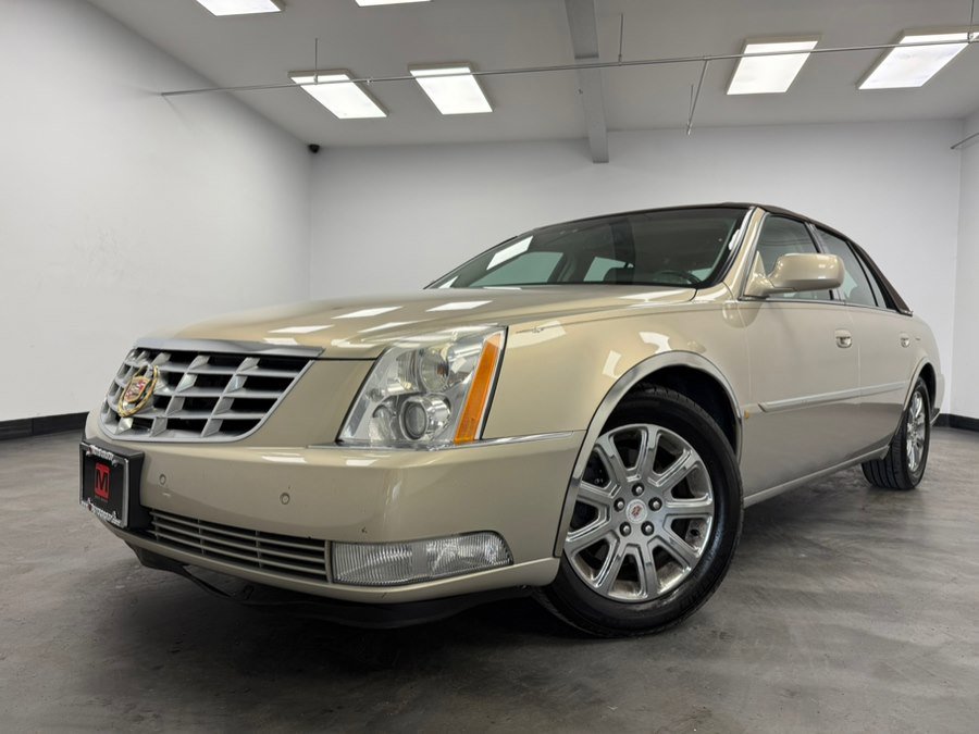 Used 2008 Cadillac DTS w/ Sun And Sound Package image 2