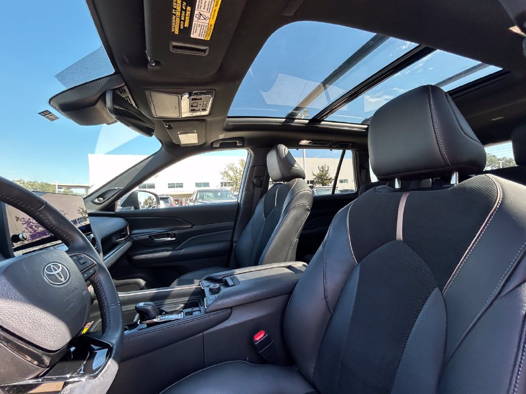 Used 2026 Toyota Grand Highlander AWD Hybrid image 12