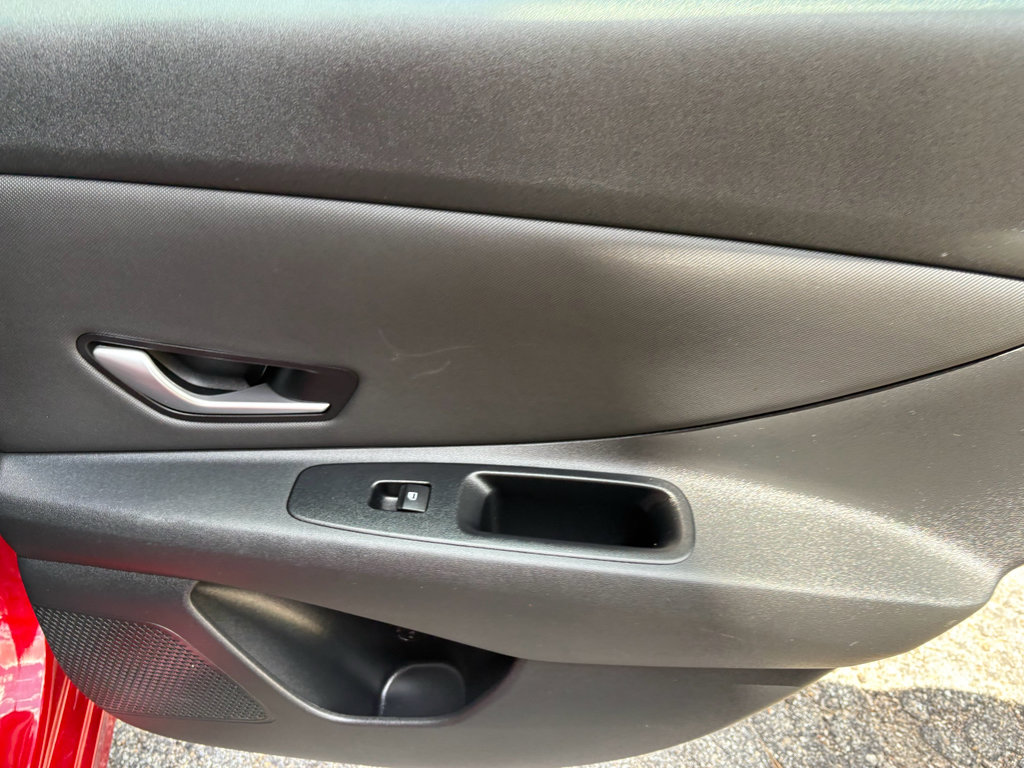 Used 2024 Hyundai Elantra Limited FWD image 23