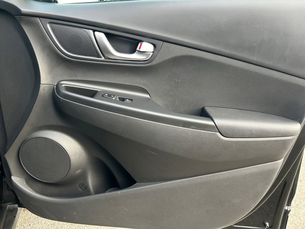 Used 2022 Hyundai Kona SEL w/ Convenience Package image 26
