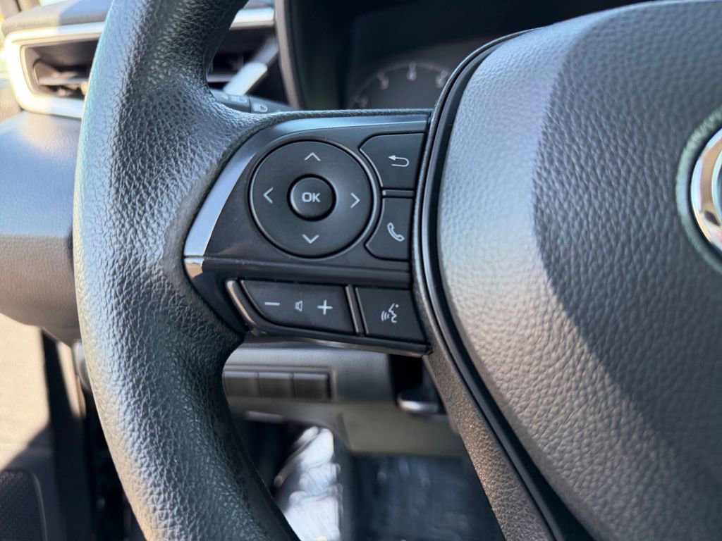 Used 2025 Toyota Corolla LE image 19