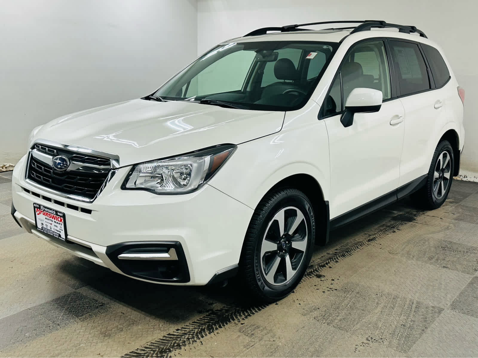 Used 2018 Subaru Forester 2.5i Premium w/ All-Weather Package image 3