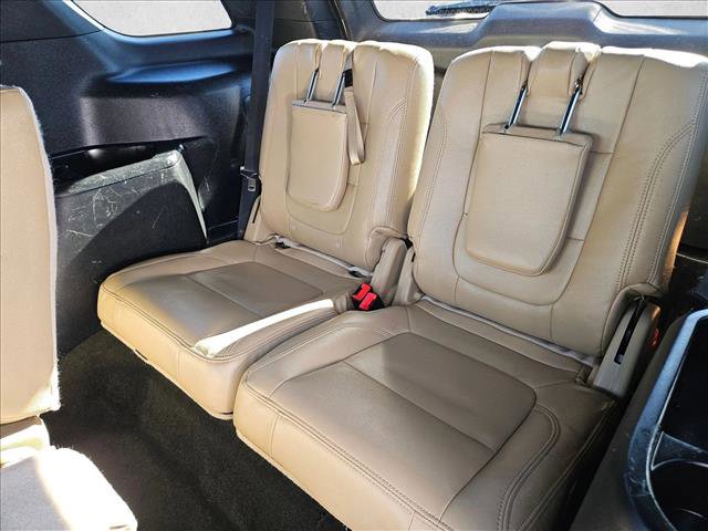 Used 2017 Ford Explorer XLT image 17