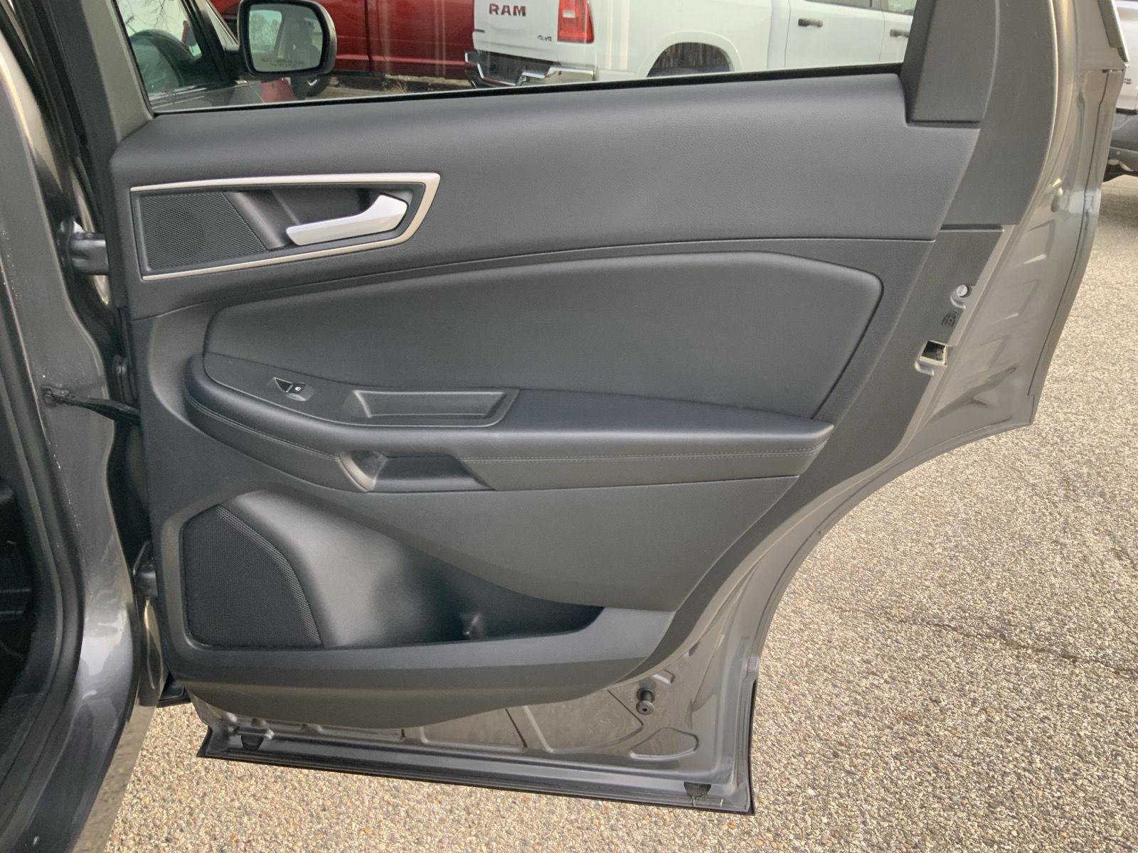 Used 2024 Ford Edge SEL image 52