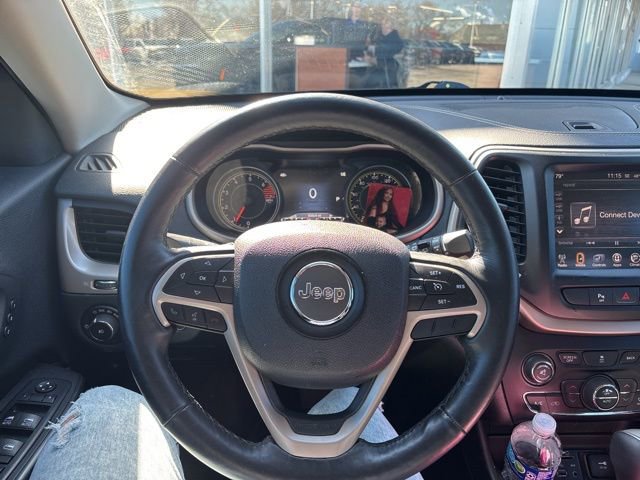 Used 2016 Jeep Cherokee Limited w/ Luxury Group FWD image 8