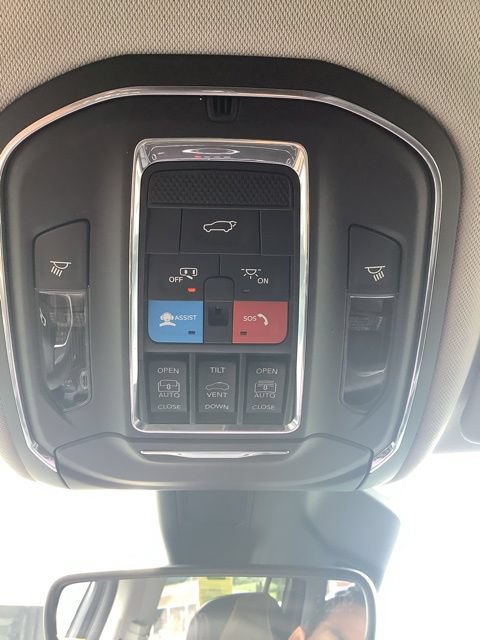 Certified 2023 Jeep Grand Cherokee L Limited AWD/4WD image 33