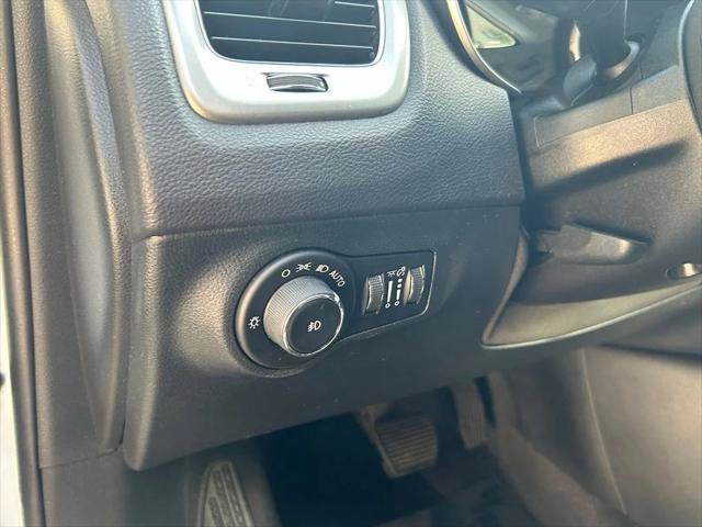 Certified 2018 Jeep Compass Latitude w/ Popular Equipment Group FWD image 17