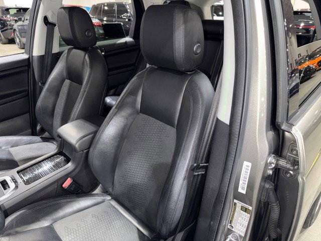 Used 2017 Land Rover Discovery Sport SE image 51
