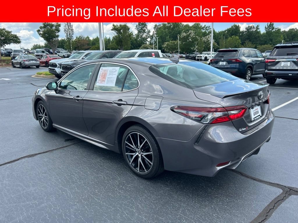 Used 2022 Toyota Camry SE FWD image 14