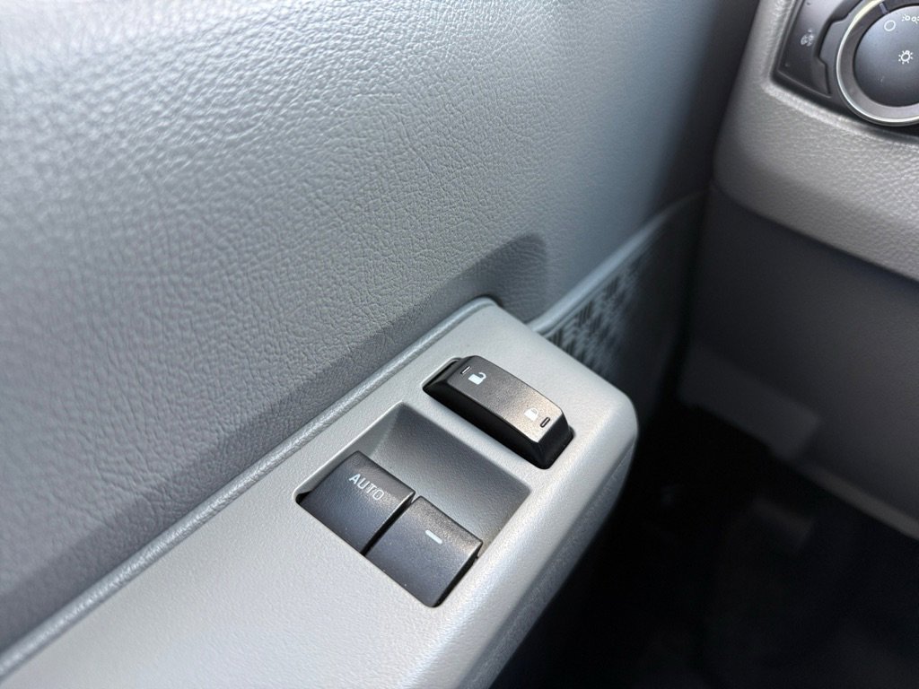 Used 2021 Ford E-350 and Econoline 350 Super Duty w/ Power Windows & Locks Group image 28