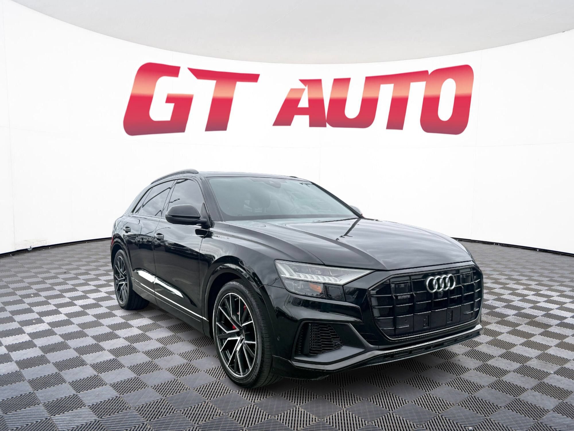 Used 2023 Audi Q8 Prestige AWD/4WD image 1