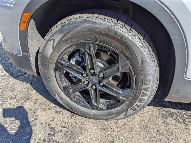 Used 2023 Chevrolet Blazer LT w/ Midnight/Sport Edition image 8