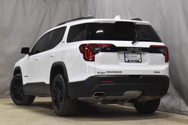 Used 2023 GMC Acadia SLE w/ Driver Convenience Package image 2
