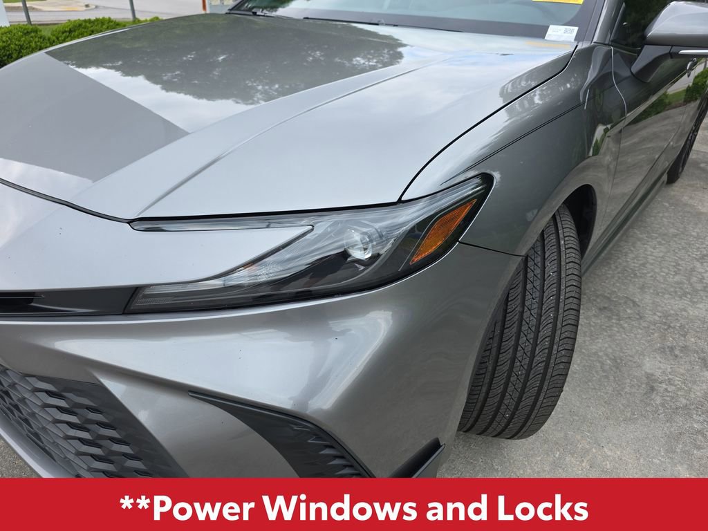 Used 2025 Toyota Camry SE w/ Convenience Package FWD image 12