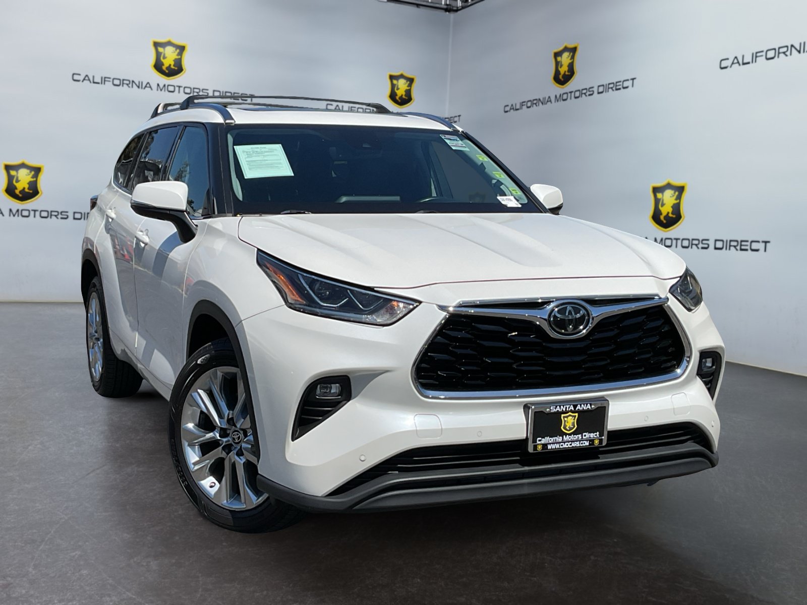 Used 2020 Toyota Highlander Limited FWD image 3