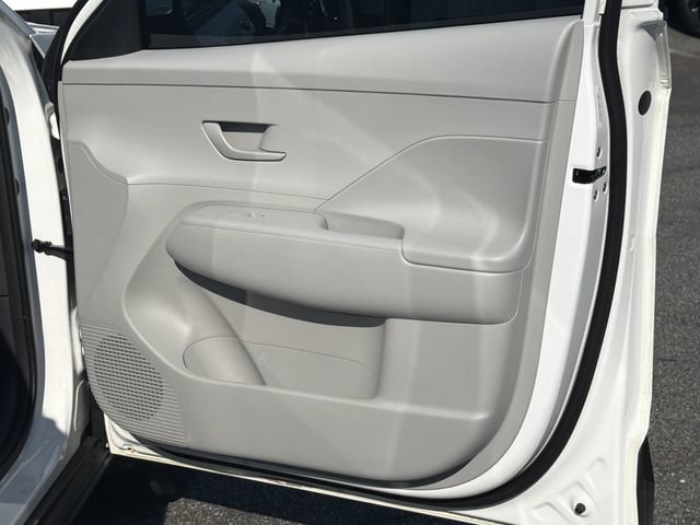 Certified 2025 Hyundai Kona SEL FWD image 21