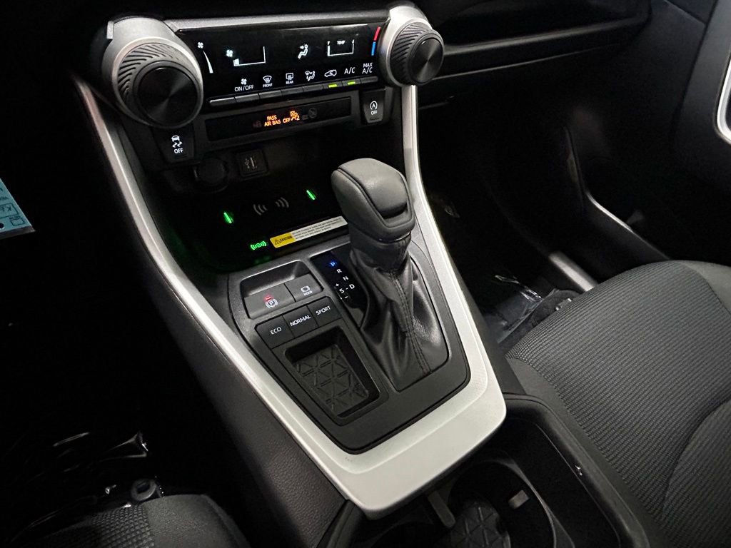Used 2025 Toyota RAV4 LE image 19