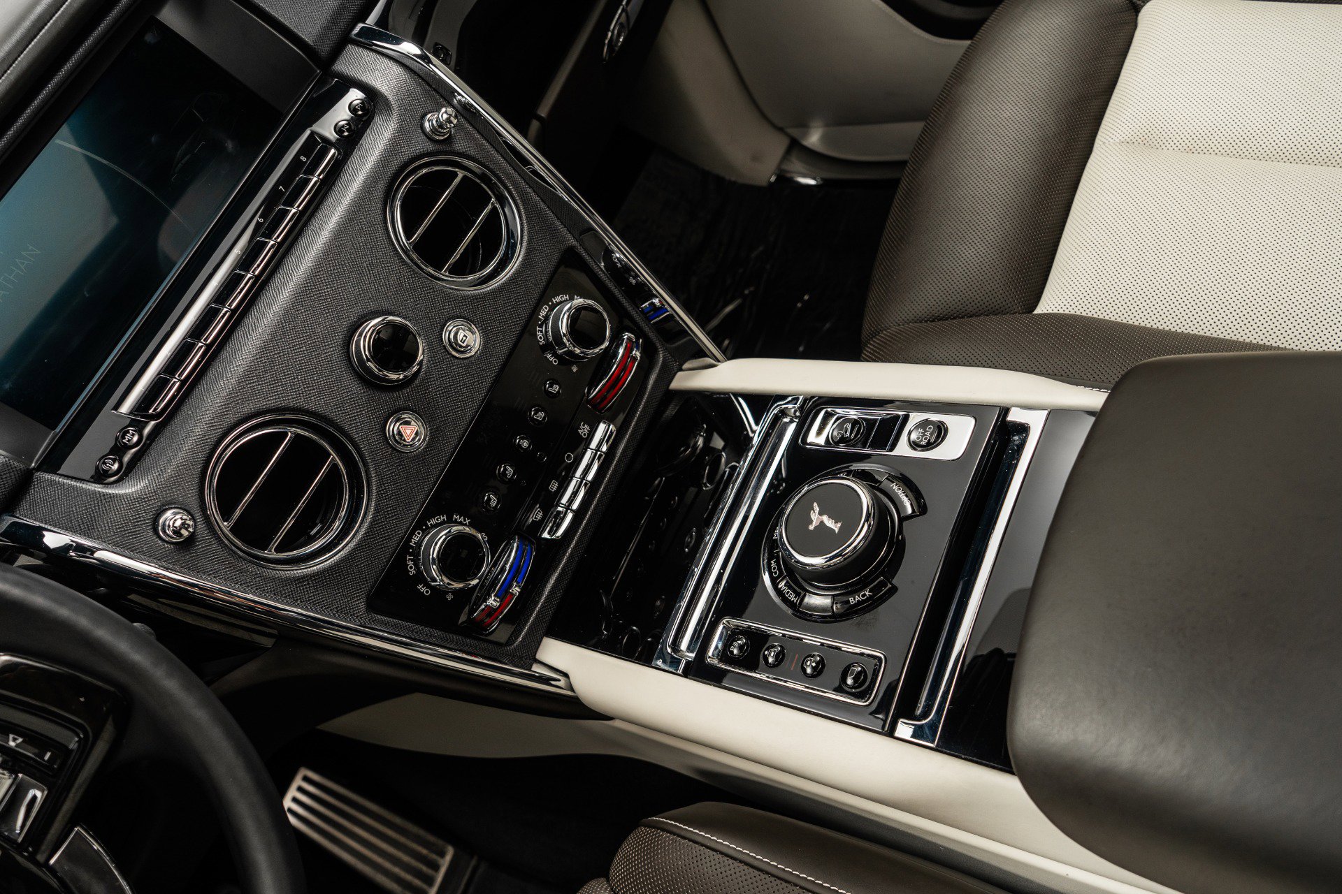 Used 2022 Rolls-Royce Cullinan image 29