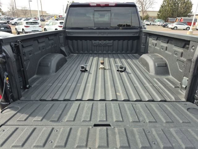 Used 2025 GMC Sierra 3500 AT4 w/ AT4 Premium Plus Package AWD/4WD image 11