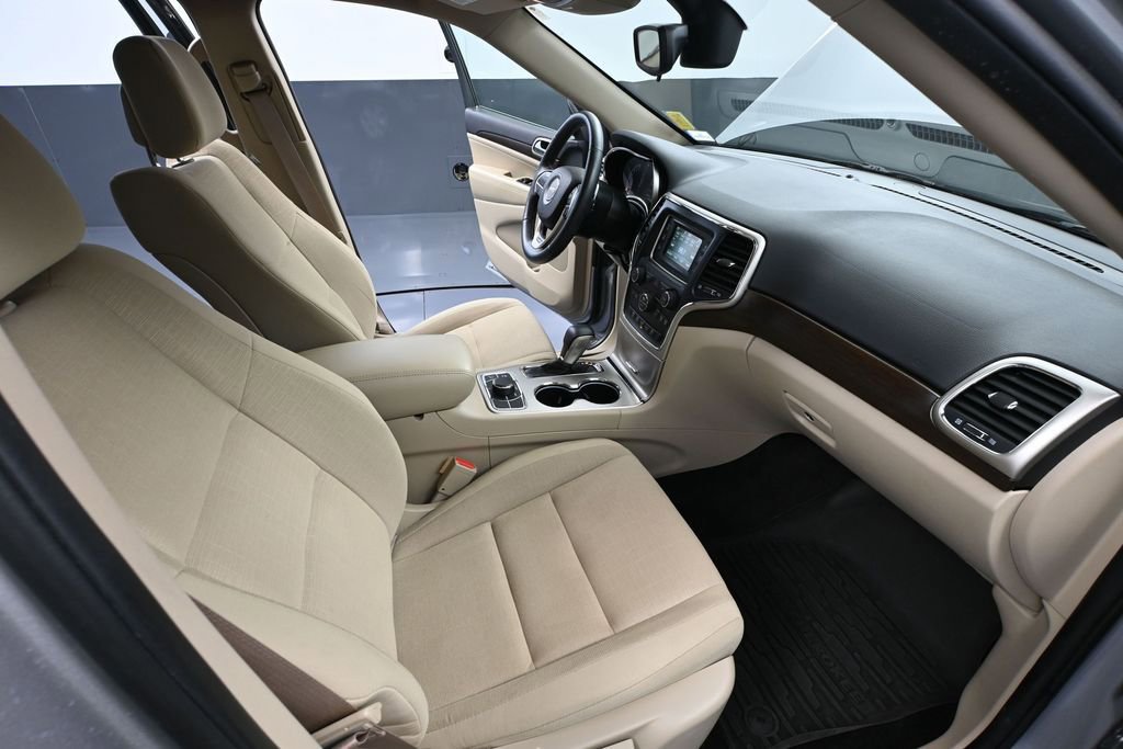 Used 2017 Jeep Grand Cherokee Laredo w/ Quick Order Package 23E AWD/4WD image 46