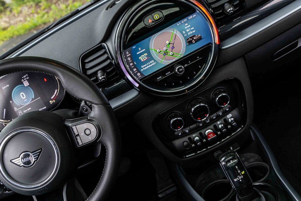 Used 2024 MINI Cooper Clubman S w/ Signature Upholstery Package image 17