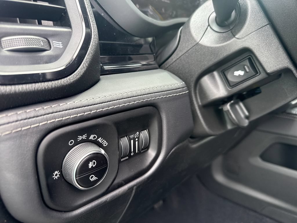 New 2026 RAM 3500 Limited AWD/4WD image 24