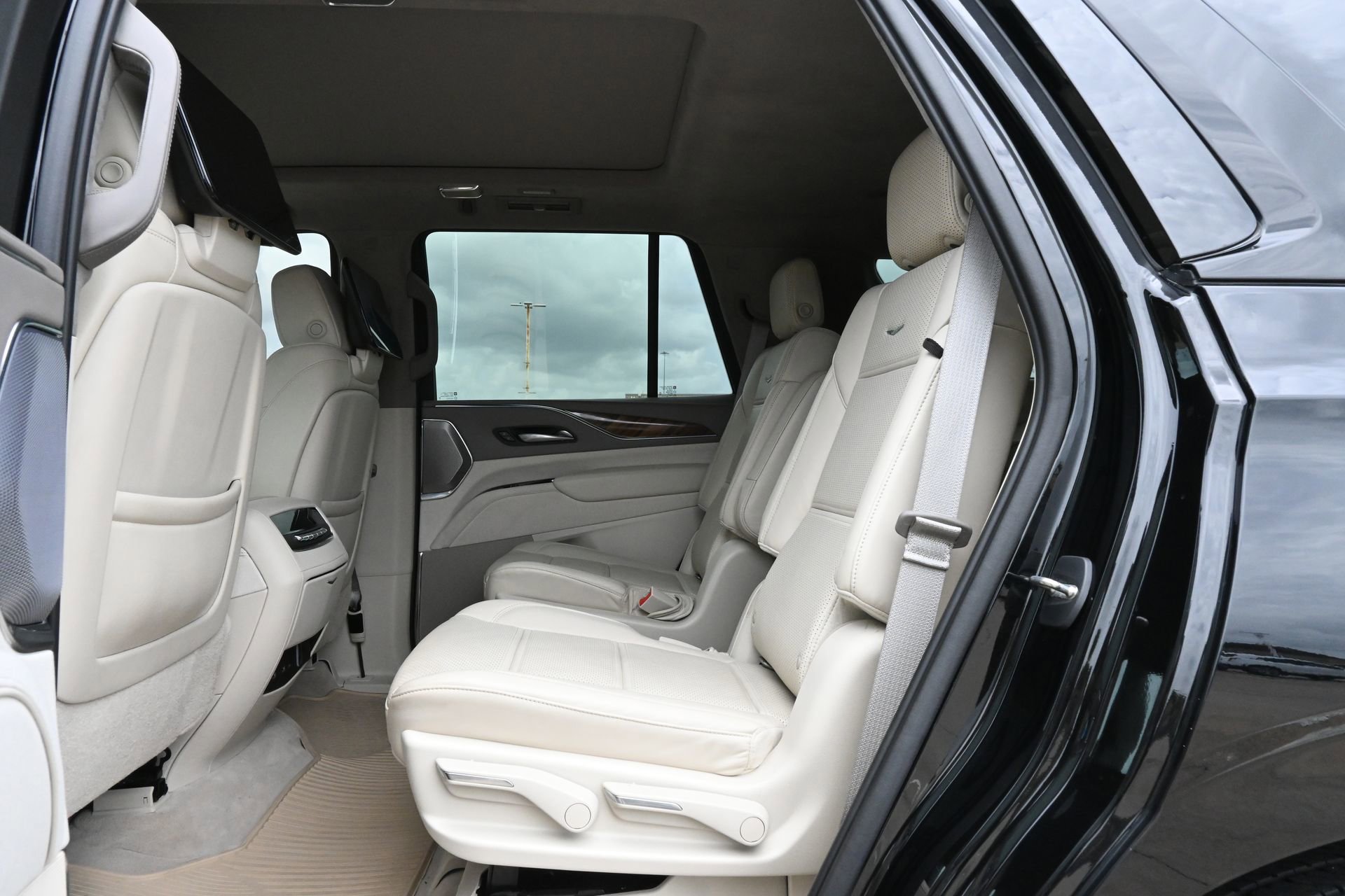 Used 2021 Cadillac Escalade Sport Platinum RWD image 21