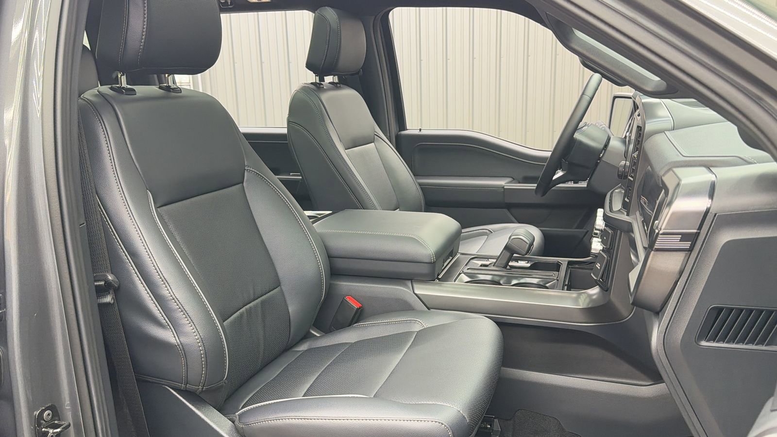 Used 2025 Ford F150 Lariat AWD/4WD image 38