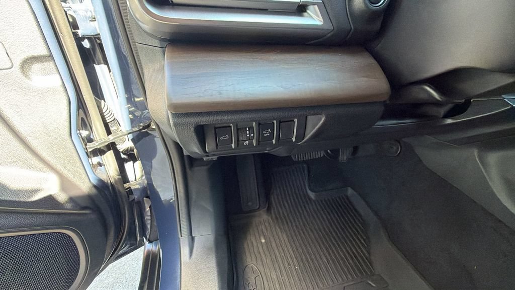 Used 2025 Subaru Outback Limited XT AWD/4WD image 31