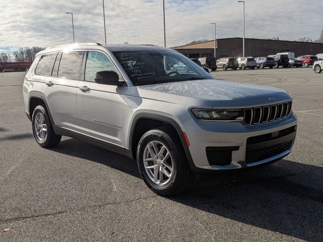 Used 2022 Jeep Grand Cherokee L Laredo w/ Luxury Tech Group I image 2