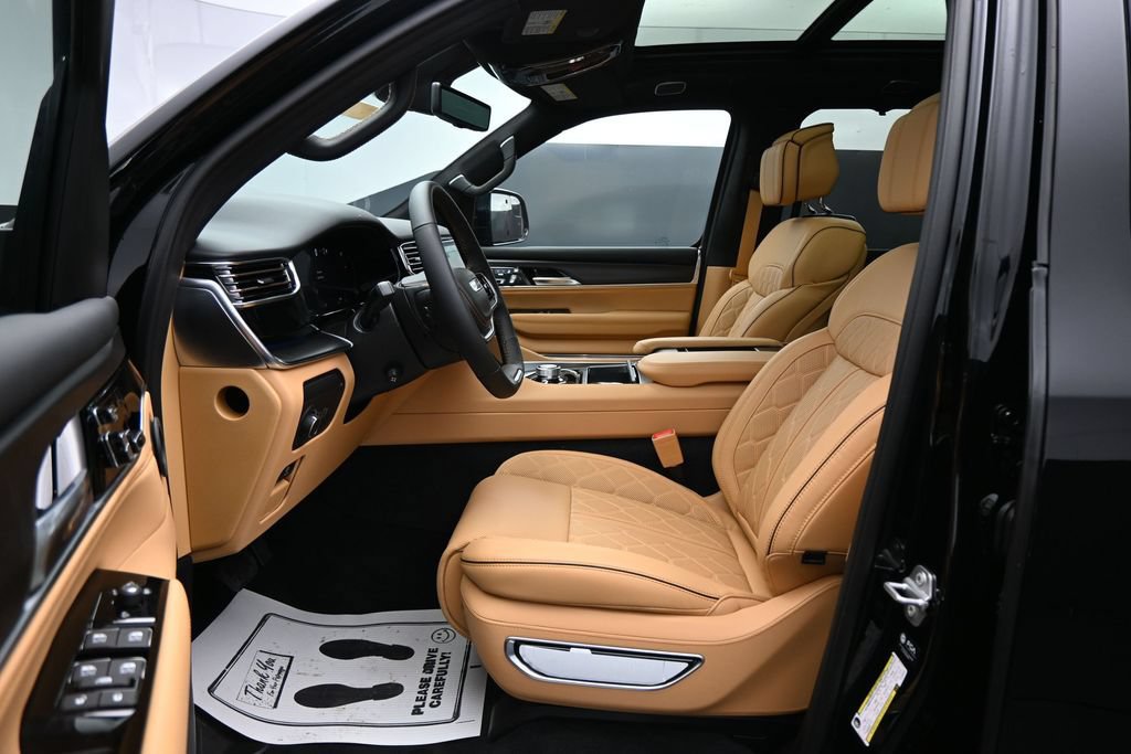 New 2026 Jeep Grand Wagoneer L Summit AWD/4WD image 9