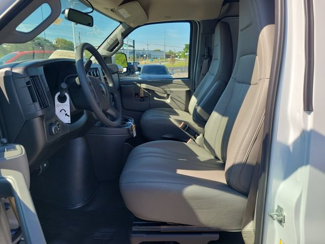 New 2026 GMC Savana 2500 w/ Driver Convenience Package RWD image 13