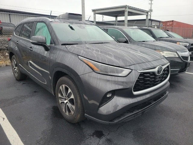 Used 2025 Toyota Highlander XLE