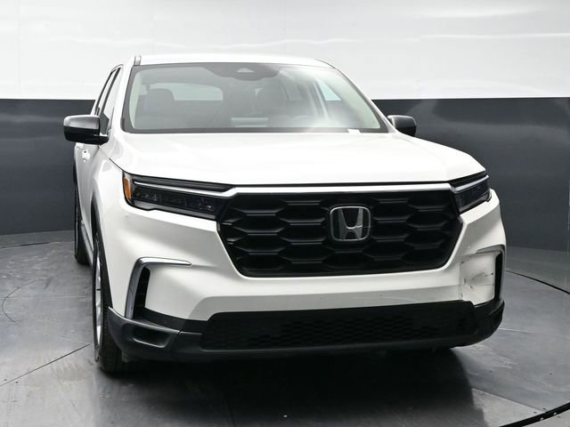 Used 2023 Honda Pilot LX image 2