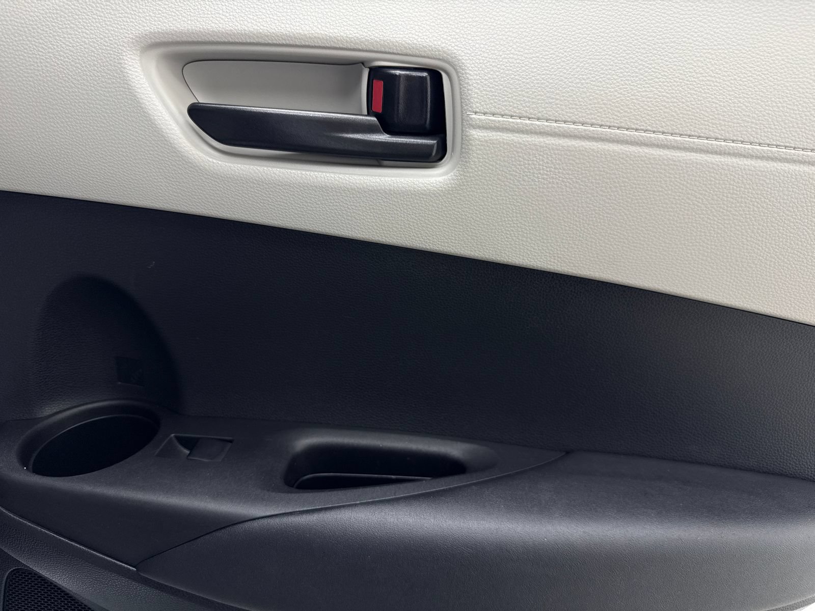 Used 2024 Toyota Corolla Cross L FWD image 46