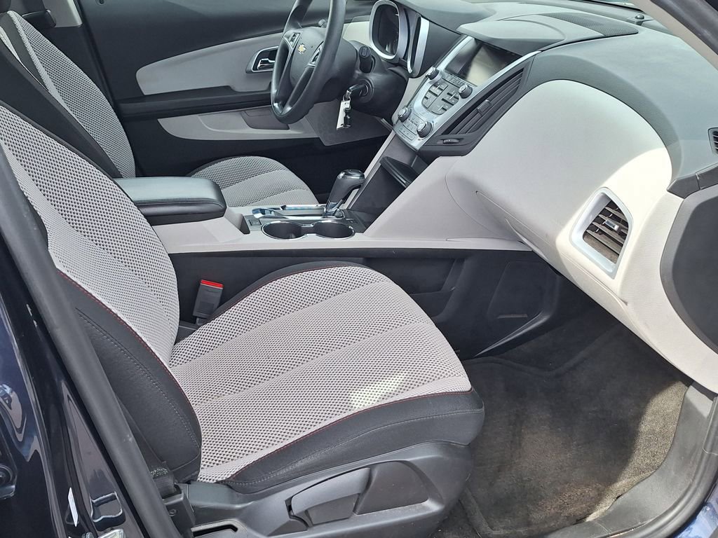 Used 2017 Chevrolet Equinox LS image 23