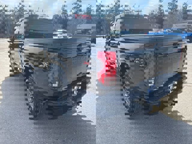 Used 2024 Chevrolet Colorado LT image 4