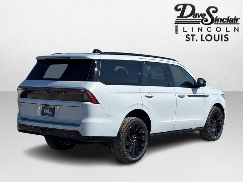 New 2026 Lincoln Navigator Reserve AWD/4WD image 3