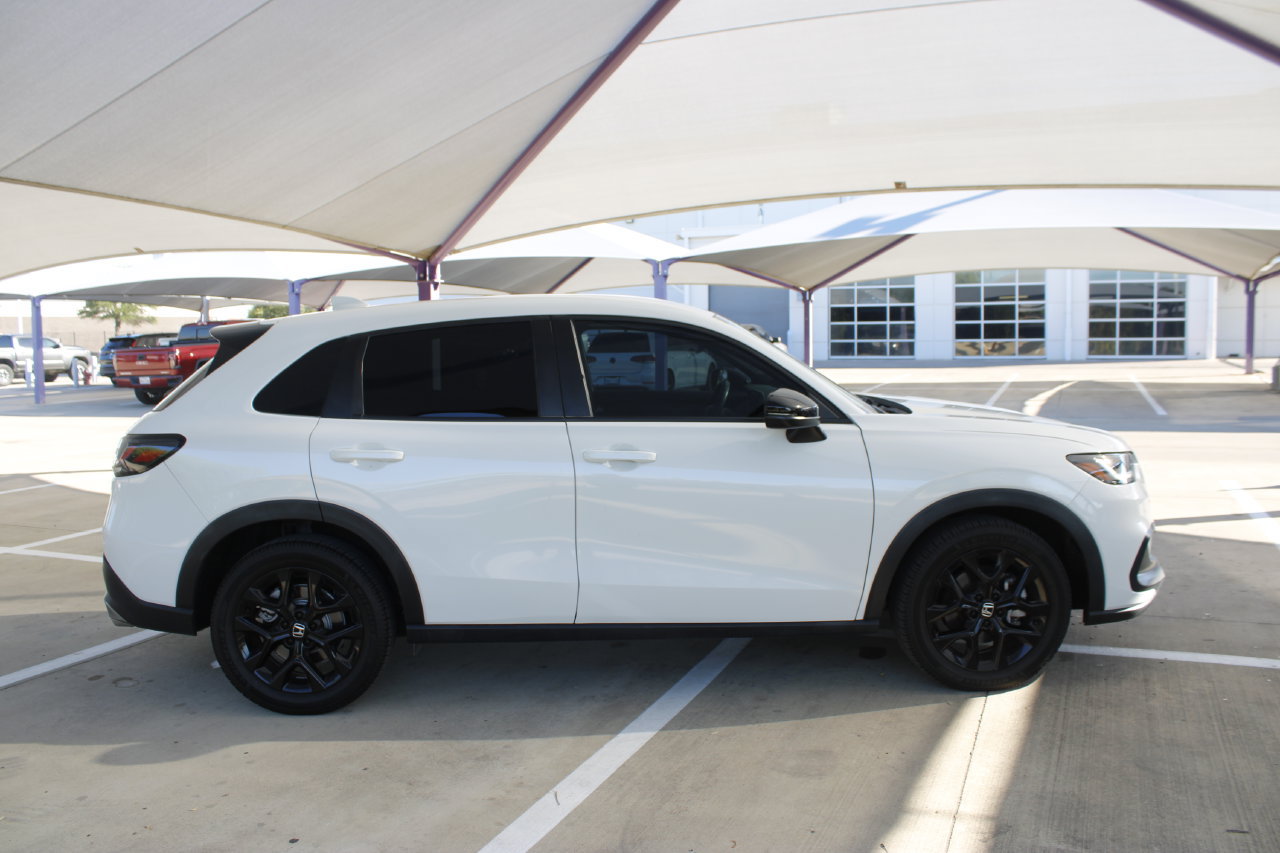 Used 2024 Honda HR-V Sport image 9
