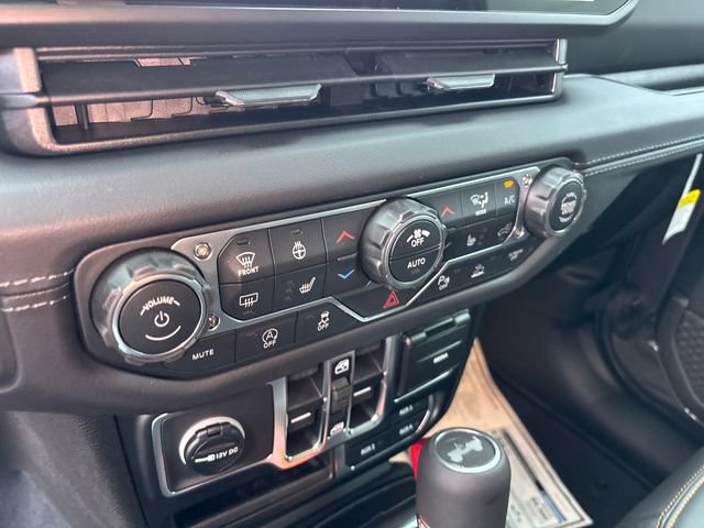 New 2026 Jeep Wrangler Unlimited Sahara AWD/4WD image 22