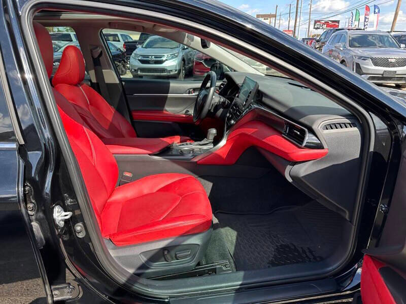 Used 2022 Toyota Camry XSE image 10