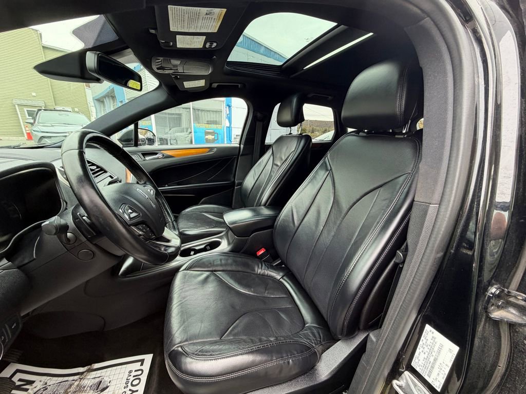 Used 2017 Lincoln MKC Reserve w/ Lincoln MKC Climate Package AWD/4WD image 9