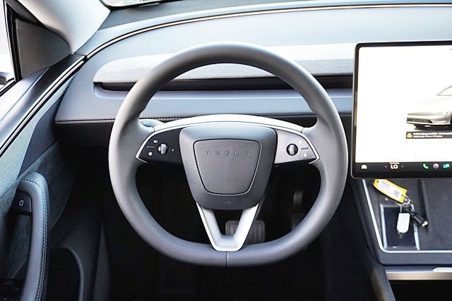 Used 2026 Tesla Model Y Long Range AWD/4WD image 29