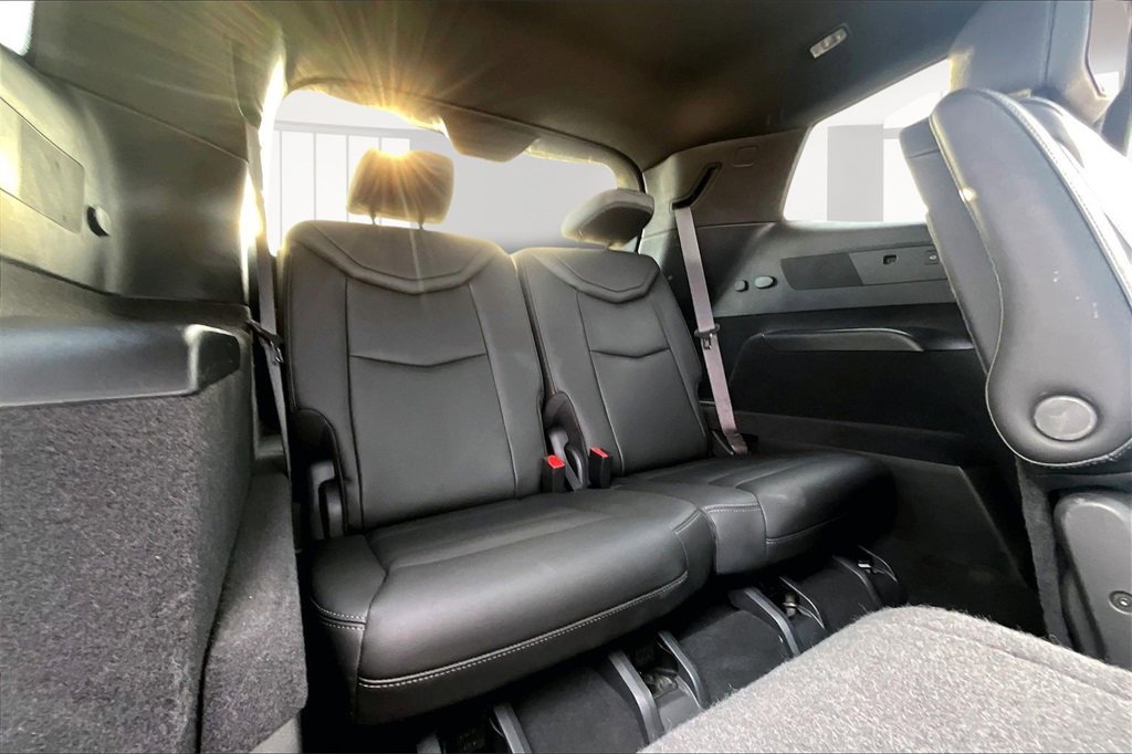 Used 2025 Cadillac XT6 Premium Luxury image 28