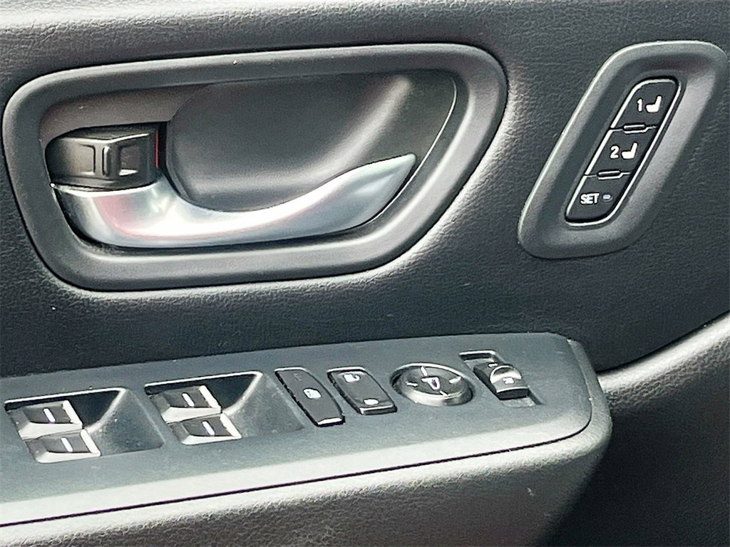 Used 2023 Honda Pilot Touring image 18