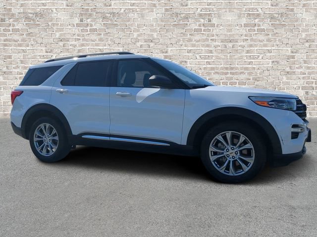 Used 2021 Ford Explorer XLT w/ Equipment Group 202A AWD/4WD image 1