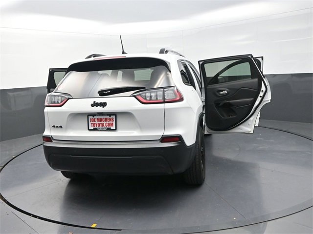 Used 2023 Jeep Cherokee Altitude Lux image 39