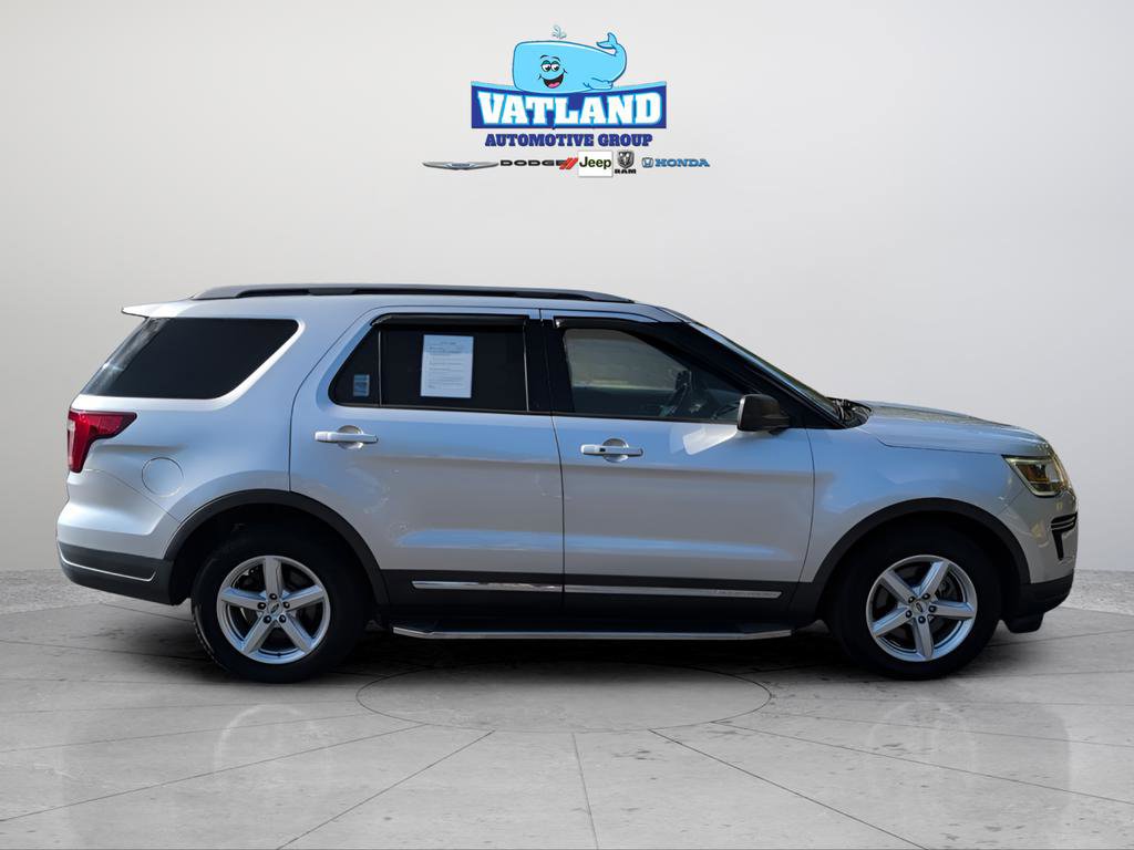 Used 2018 Ford Explorer XLT image 6